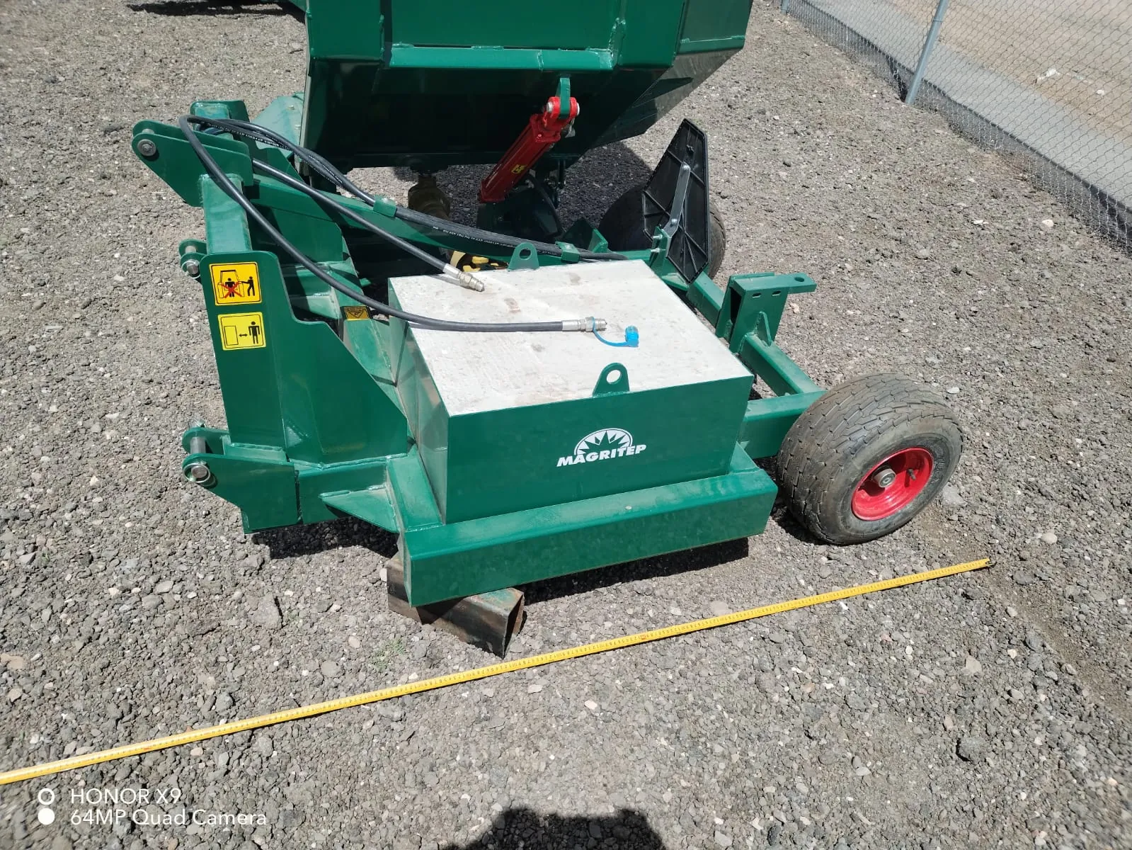 Volteadora de composta M150